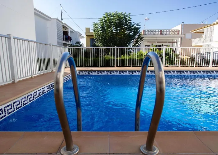 Apartamento A 50 Metros De La Playa, Luminoso Y Acogedor