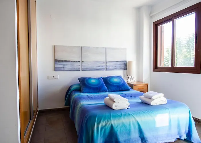 Apartamento A 50 Metros De La Playa, Luminoso Y Acogedor